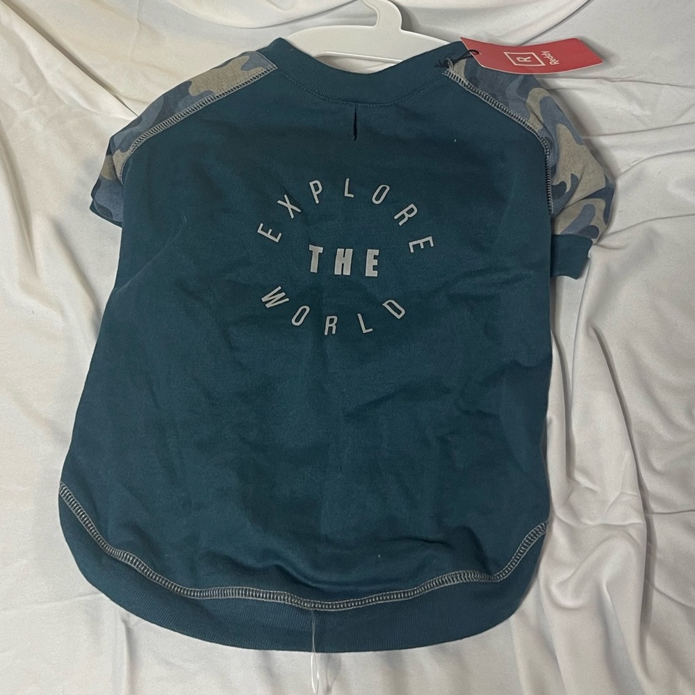 Large dog shirt. Short sleeve.
